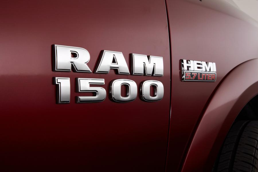 Логотип Ram 1500 Laramie Crew Cab (DS) 2018 года  (AU) (фото 28 из 52)